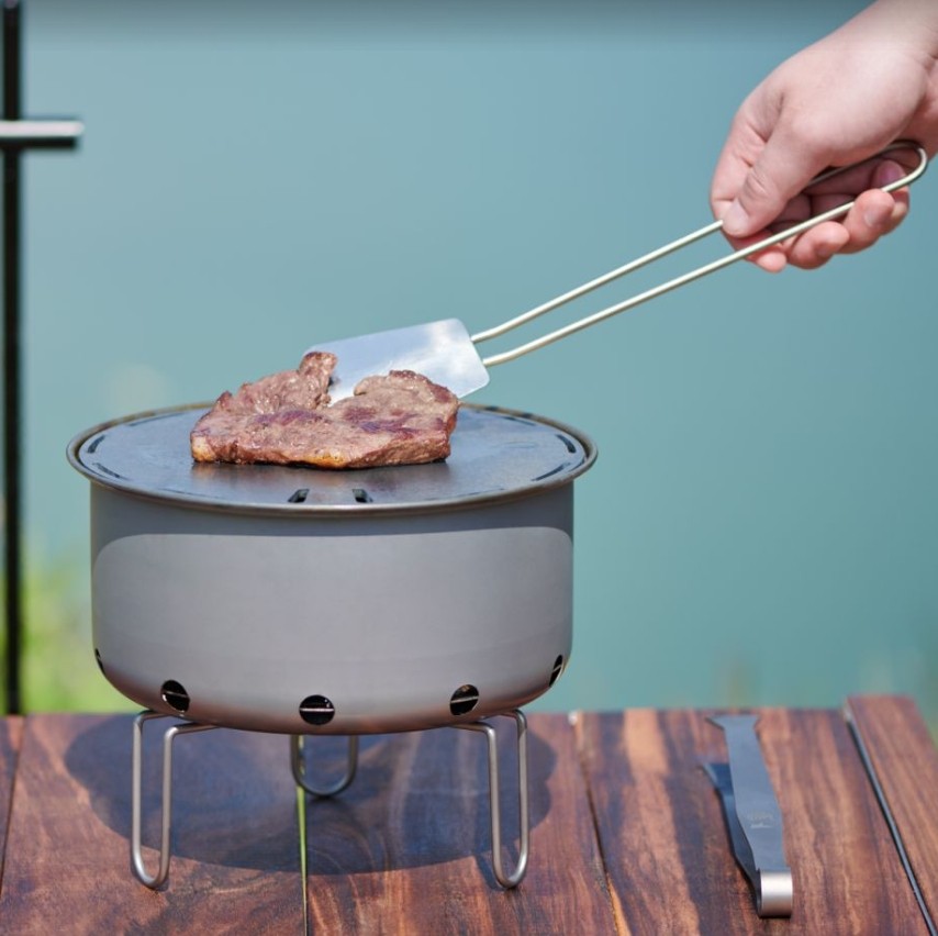 Outdoor Titanium Portable Flat - Camping Cooking Table With Windshield recension och pris